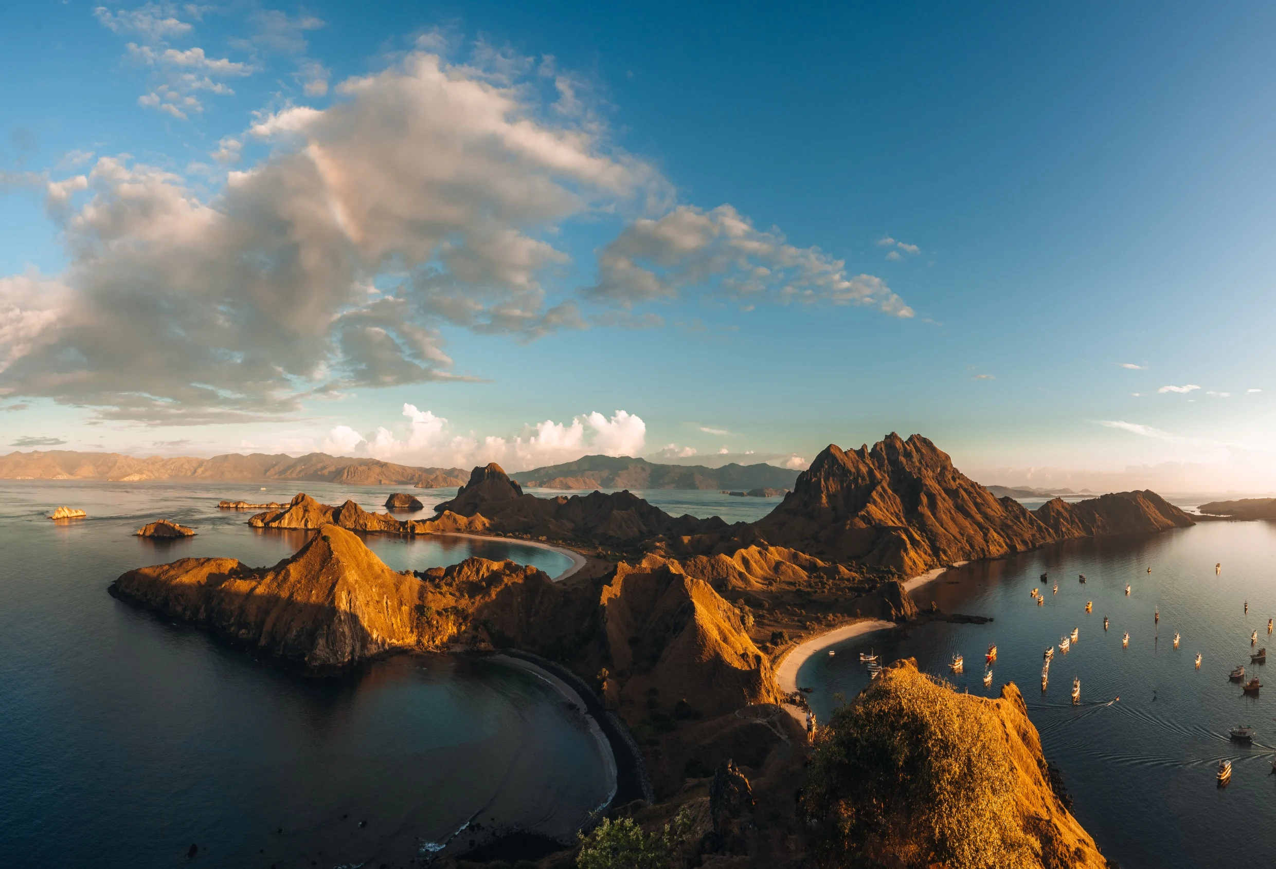 5 Rekomendasi Destinasi Island Hopping Terbaik di indonesia
