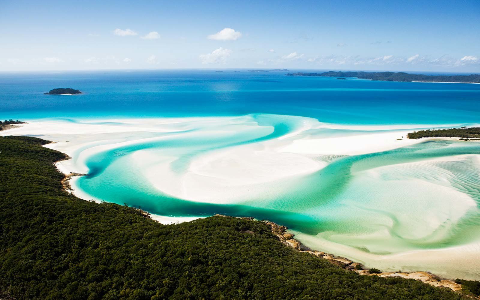 15 Best White-sand Beaches Around the World